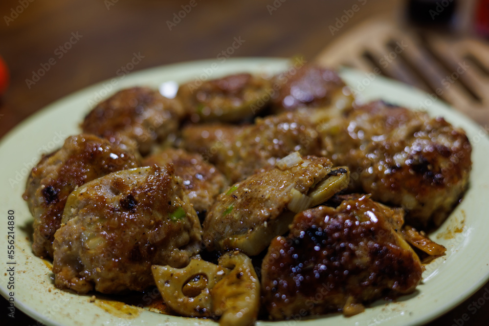 とても美味しい日本の一般家庭のレンコンの肉詰め とても美味しい日本の一般家庭のレンコンの肉詰め