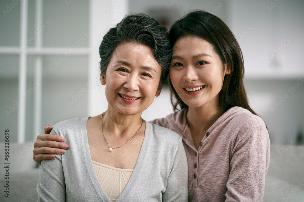 portrait of asian senior mother and adult daughter - obrazy, fototapety, plakaty 