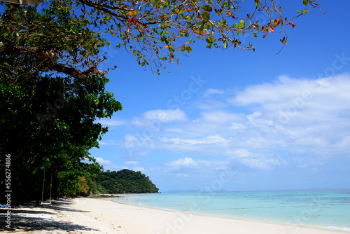 Koh Rok (Rok Island) is a small archipelago in southern Thailand in the Andaman Sea. © ideation90