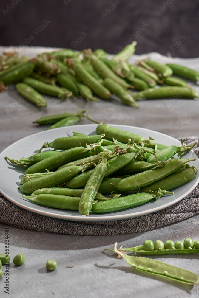 green bean of vegetables pod of sweet peas fresh organic. Healthy food, vegan and vegan food, raw food and super detox, bean protein. green bean of vegetables pod of sweet peas fresh organic. Healthy food, vegan and vegan food, raw food and super detox, bean protein.