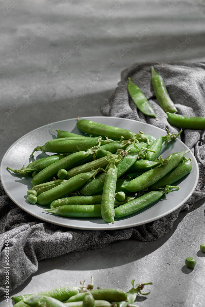 green bean of vegetables pod of sweet peas fresh organic. Healthy food, vegan and vegan food, raw food and super detox, bean protein. green bean of vegetables pod of sweet peas fresh organic. Healthy food, vegan and vegan food, raw food and super detox, bean protein.
