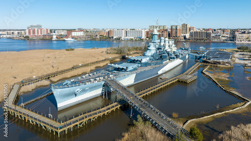 Foto Aerial view of a battleship in Wilmington, North Carolina.