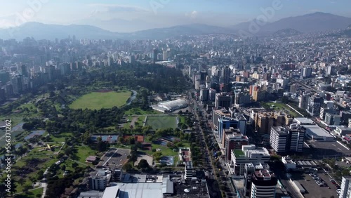 Toma aerea de la zona norte de Quito.