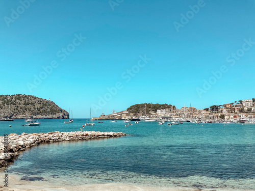 bay with sailboats on a sunny day © Kris