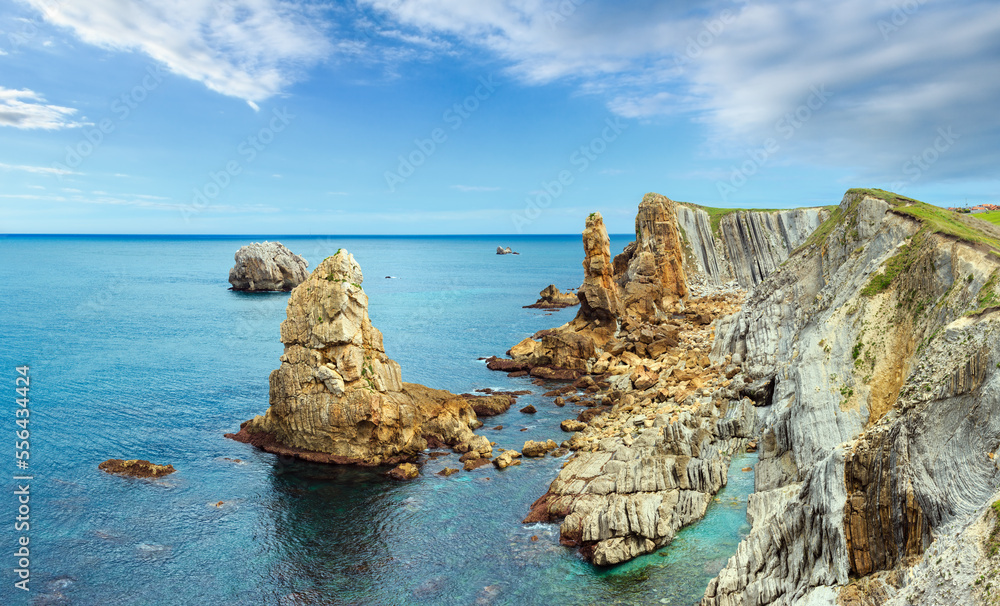 Fototapeta premium Atlantic Ocean coastline landscape near Arnia Beach (Spain).