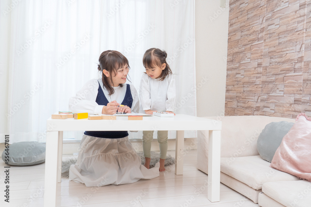 Fototapeta premium お絵描きをする子供