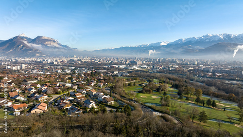 Vue aérienne de Grenoble depuis les hauteurs de Seyssins