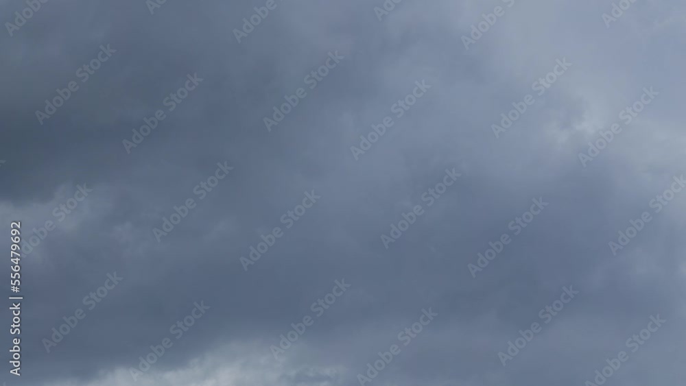 定点でインターバル撮影した空と雲のタイムラプス 定点でインターバル撮影した空と雲のタイムラプス
