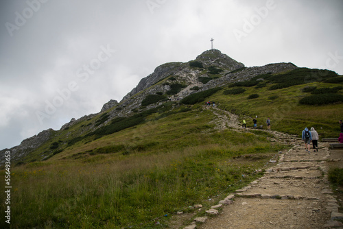 Fototapeta Naklejka Na Ścianę i Meble -  Widok na szczyt Giewontu