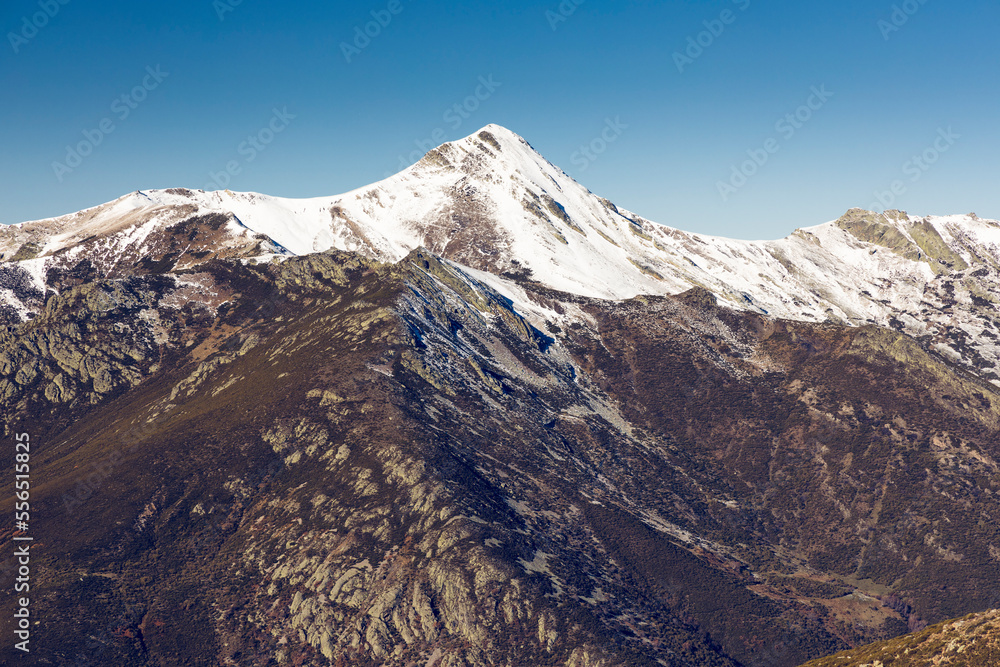 Landscape photography of the Murcia peak in the Palencia Mountain