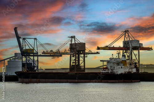 Foto Unloading a cargo ship in the industrial port of Dunkirk in northern France