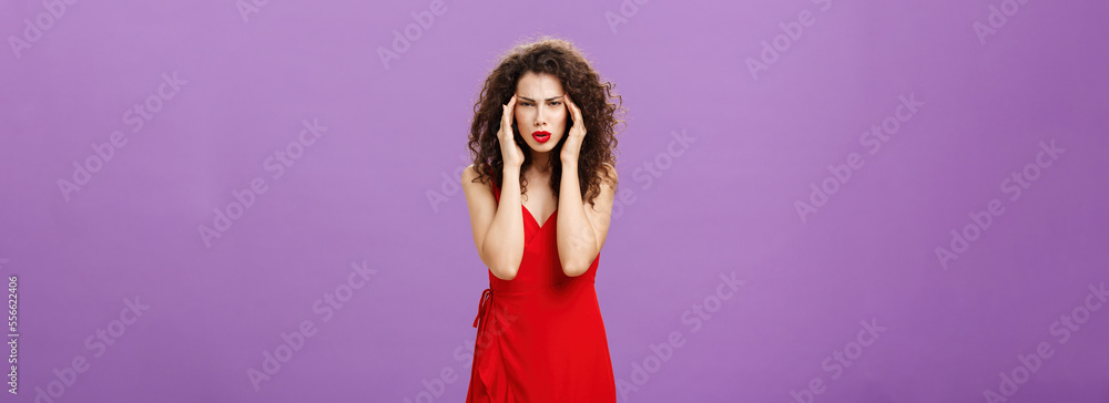 Foto Stock Stupid people getting on her nerves. Irritated and bothered ...