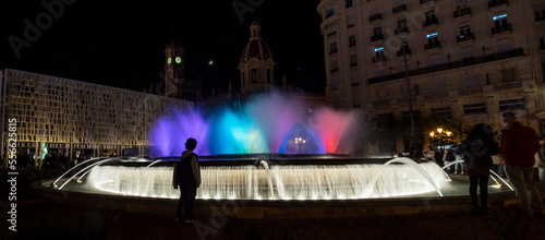 Fuente de la plaza del ayuntamiento de Valencia (España) photo