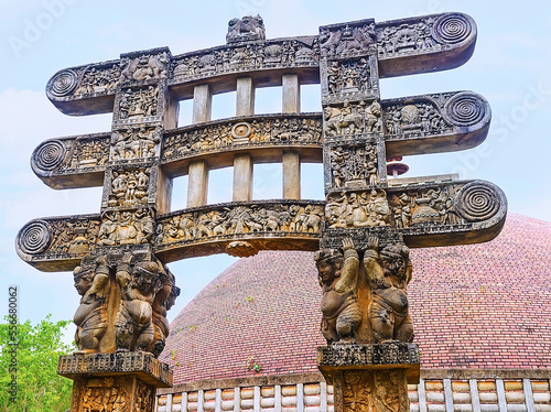 Obraz na płótnie Torana gate with dwarves, Mihintale, Sri Lanka w salonie
