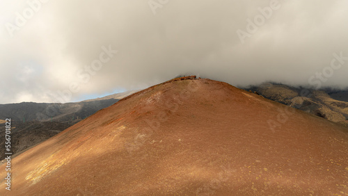 Krajobraz wulkaniczny, skały, mchy, zastygła lawa © Rafa