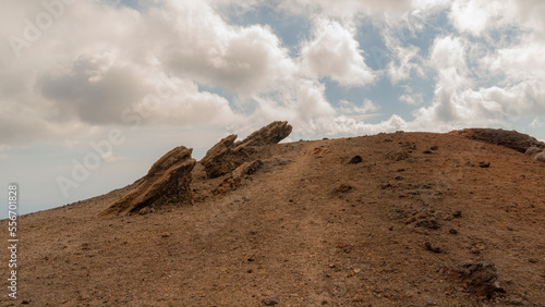 Krajobraz wulkaniczny, skały, mchy, zastygła lawa photo