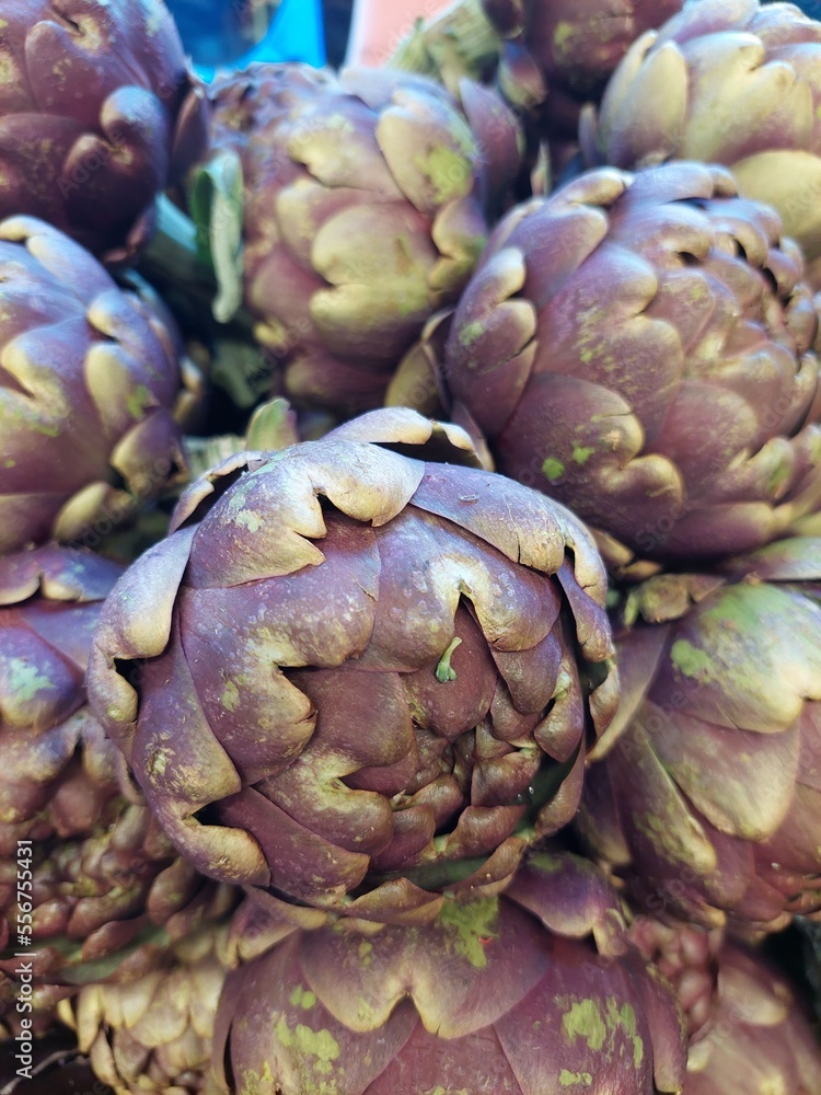 Fototapeta premium Artichokes scene on a market stall