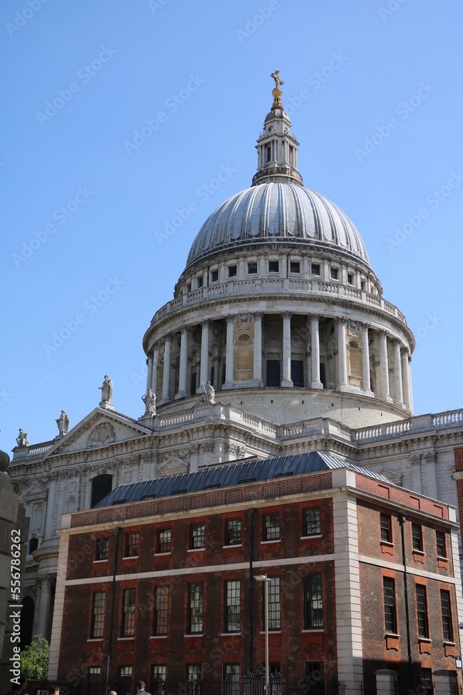 Fototapeta premium Paternoster Square view to Saint Paul´s Cathedral in London, England Great Britain