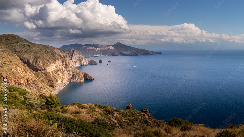 Φωτογραφία Lipari, Sicily, Italy - July 18, 2020: Beautiful view of the island of Vulcano f