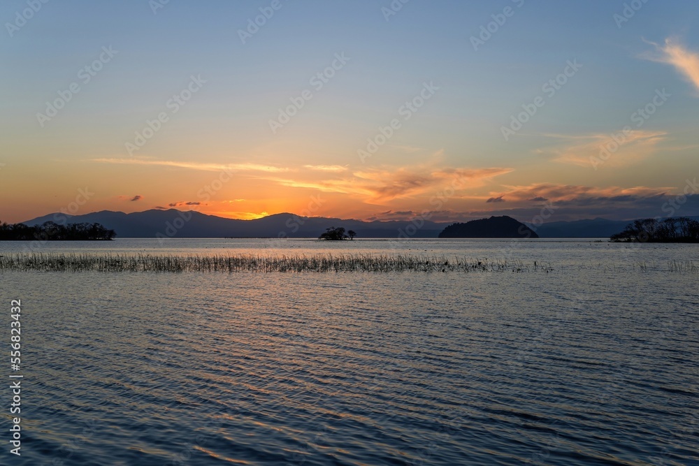 日没後直後の琵琶湖の夕焼け情景＠滋賀
