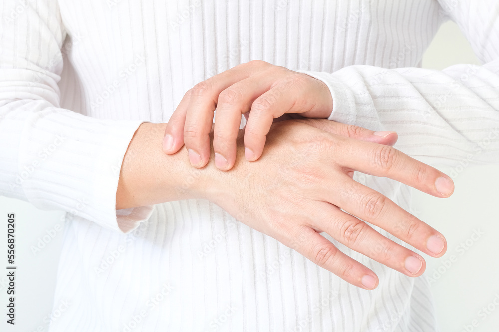 Hands of computer users have pain and injury to the fingers. From Syndrome Syndrome .Health and Physical Concepts Hands of computer users have pain and injury to the fingers. From Syndrome Syndrome .Health and Physical Concepts
