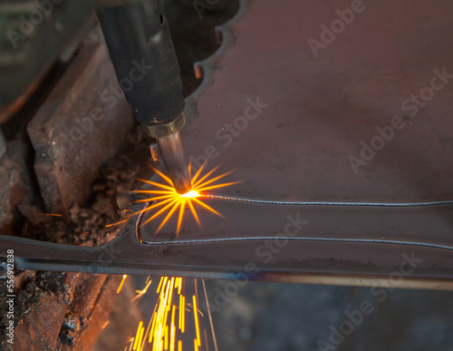 Fire gas cutting on steel plate