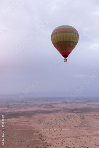Vol en montgolfière dans le désert d'Agafay © lorabarra