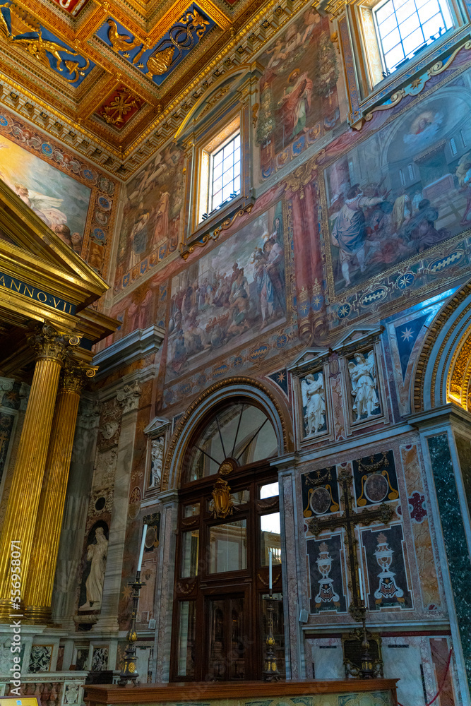 Obraz premium Interior of the Basilica of St. John Lateran