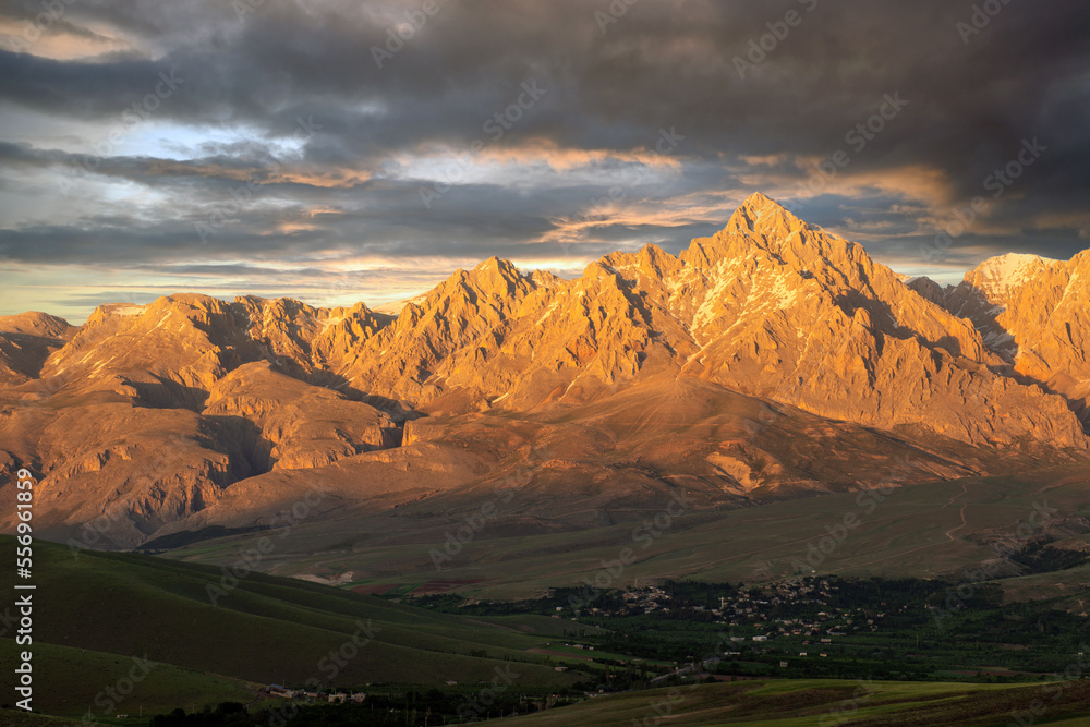 landscape in Demirkazık mountains