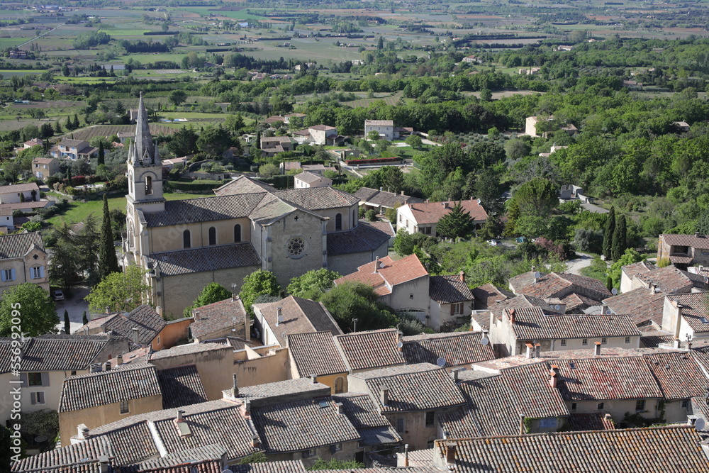 Street in village Bonnieux - Luberon - Vaucluse - Provence-Alpes-Côte d'Azur - France