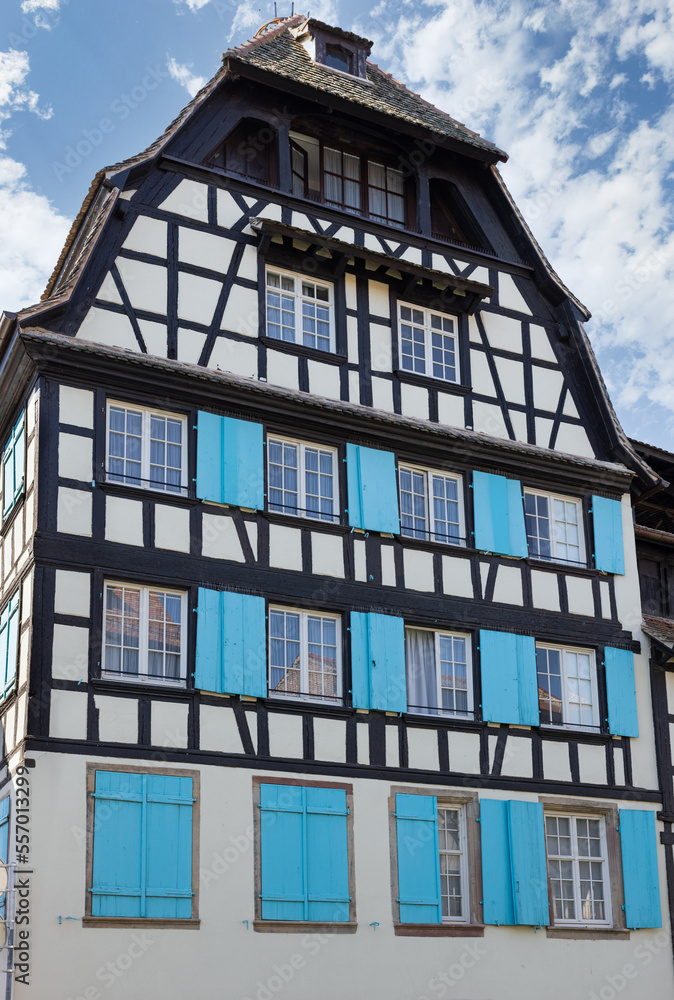 Obraz premium buildings on the streets in Strasbourg France