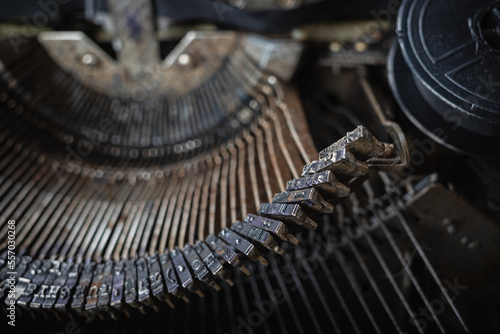 Manual typewriters are often referred to as hand typewriters, because they are driven by human hands which include pressing buttons, shifting the wheel © harto