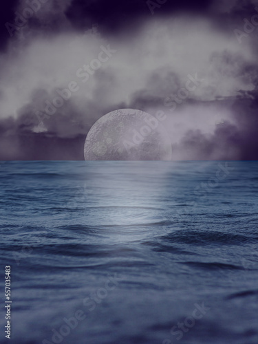 noche en el agua con luna llena