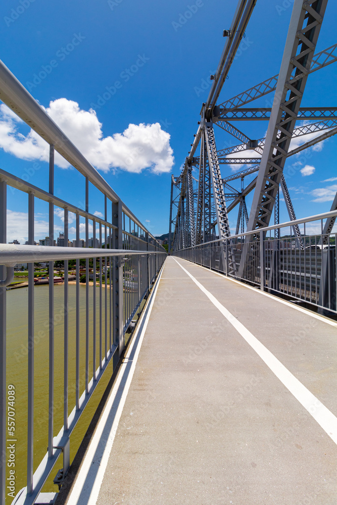 corrimão da  ponte Hercílio luz de Florianopolis Santa Catarina Brasil Florianópolis