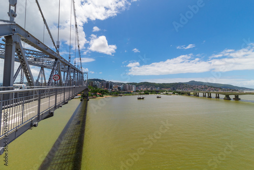 ponte e barco pirata em  Florianópolis Santa Catarina Brasil  Florianopolis sombra © Fotos GE