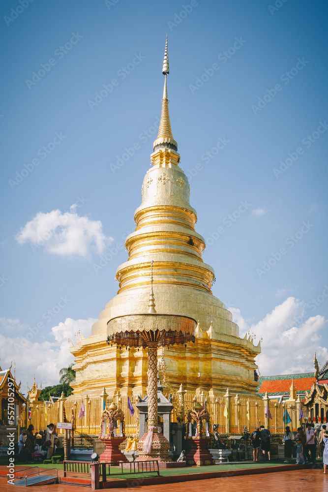 Naklejka premium The golden pagoda, Lamphun, Thailand