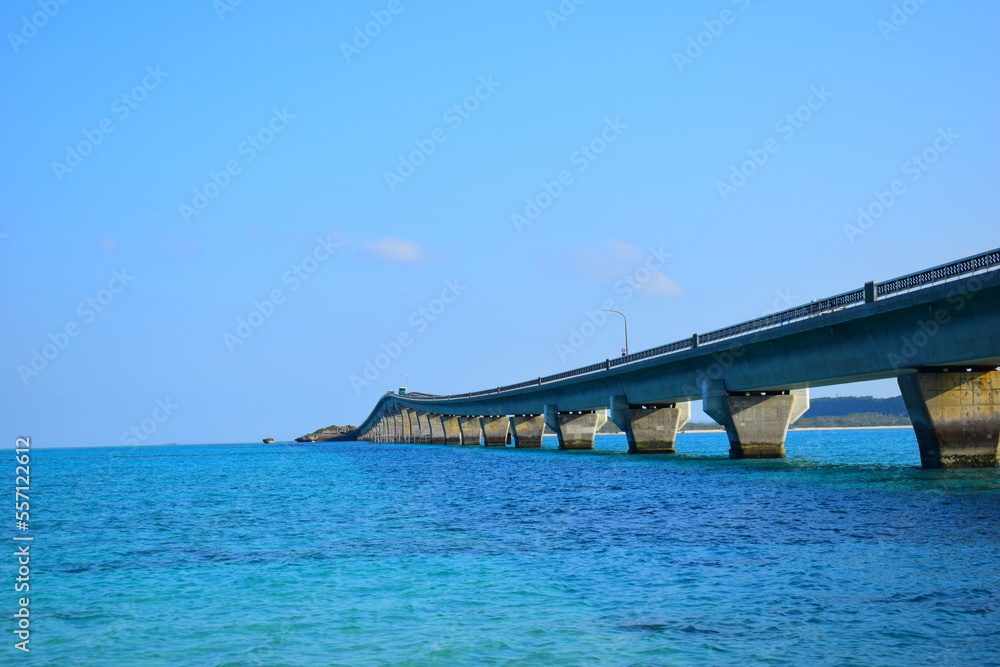 宮古島と離島を結ぶ大きな橋