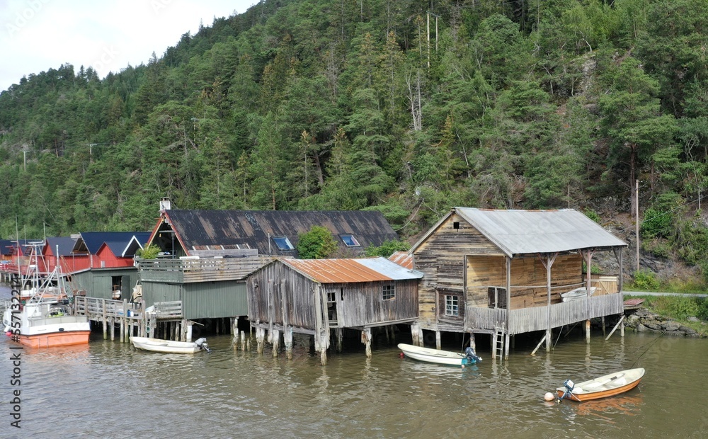 Fototapeta premium port de pêche dans le Fjord d'Asen près de Trondheim (Åsenfjord)