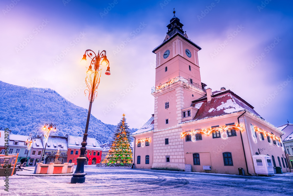 Obraz premium Brasov, Romania. Winter landscape with Christma Tree, Transylvania.