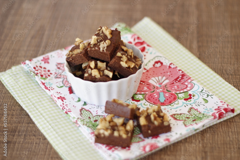 Fudge de Chocolate e Castanhas Fudge de Chocolate e Castanhas