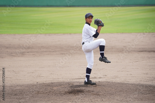 左投手の投球モーション（高校野球） photo