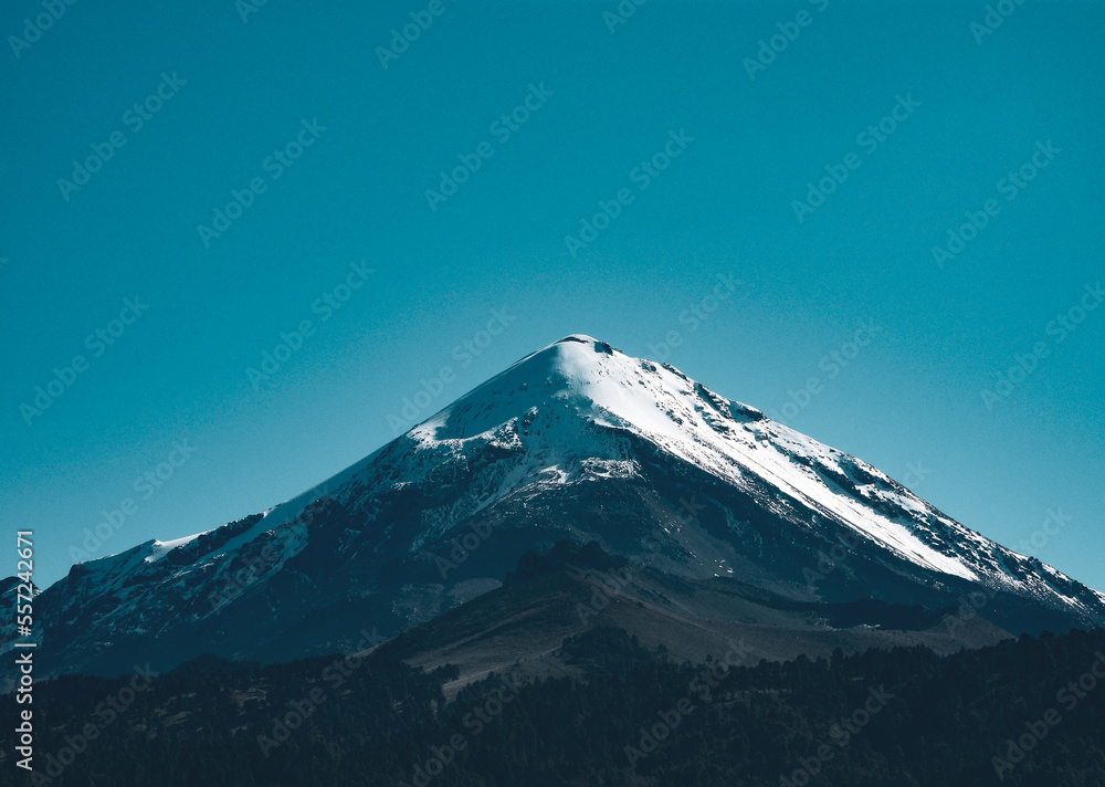El Pico de Orizaba, la montaña más alta de Mexico, es un Parque Nacional decretado desde 1937. Contiene al ultimo glaciar de las montañas mexicanas, el glaciar Jamapa. 