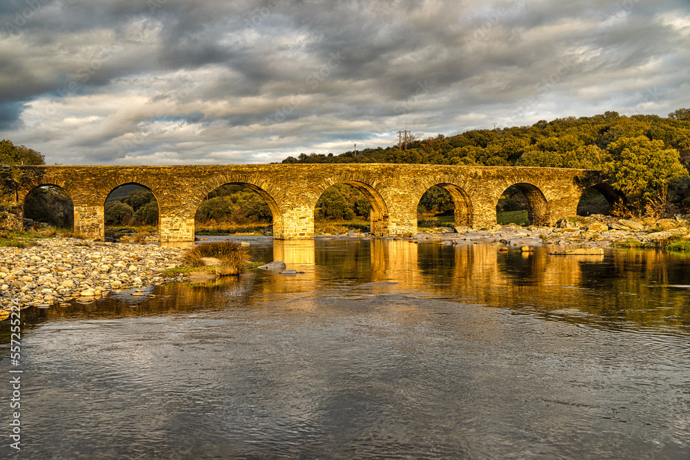 Roman stone bridge over the river Alagon. Sotoserrano. Salamanca.