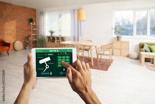 Male hands holding tablet c...