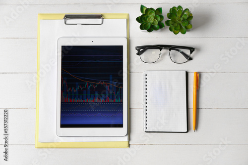 Tablet computer with stock ...