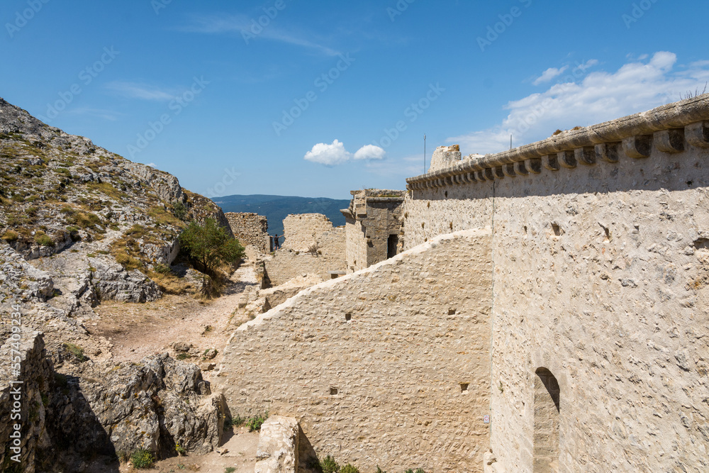 Pyrepertuse castle