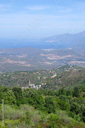 Panorama sur la Méditerranée depuis les montagnes corses