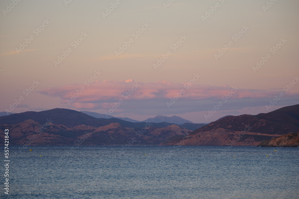 Coucher de soleil depuis l'Ïle Rousse, Corse Coucher de soleil depuis l'Ïle Rousse, Corse