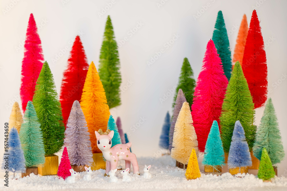 Fototapeta premium Mid Century Modern Christmas Bottle Brush Trees