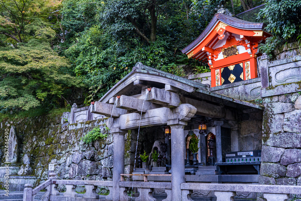 京都の清水寺にある音羽の滝 Stock Photo | Adobe Stock